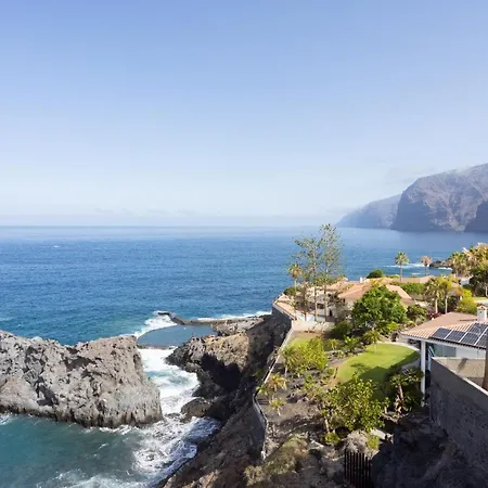Home2book Stunning Sea Views & Pool Gigantes Appartamento *